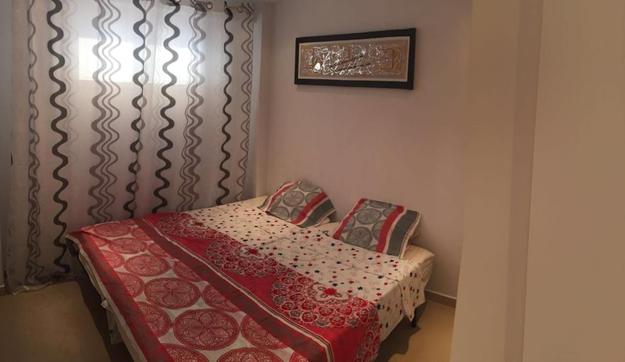 בנידורם Levante Beachfront Luxury Apartment מראה חיצוני תמונה